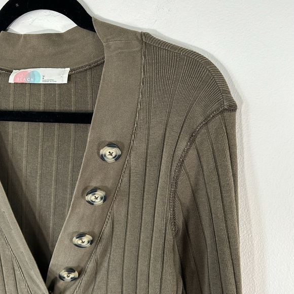 Free People Beach Henley Style Ribbed 100% Cotton Women’s Size L Army Green Top - Picture 5 of 14